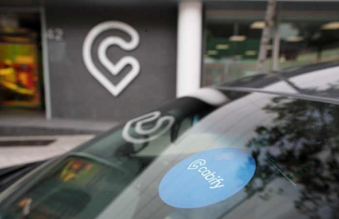 Los sindicatos de Cabify y Uber ven como inadmisible la propuesta de la patronal del sector en Madrid