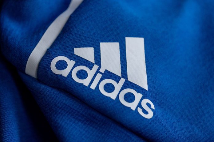 Adidas encuentra salida al inventario y mejora su margen bruto un 6%