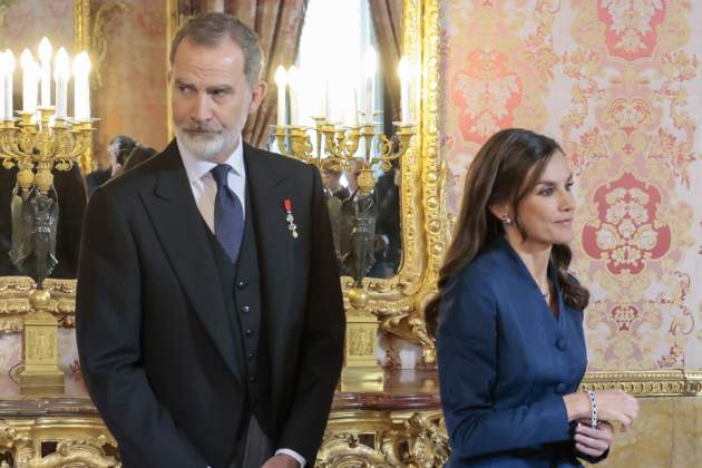 Felipe VI pone siempre atención en todos los detalles