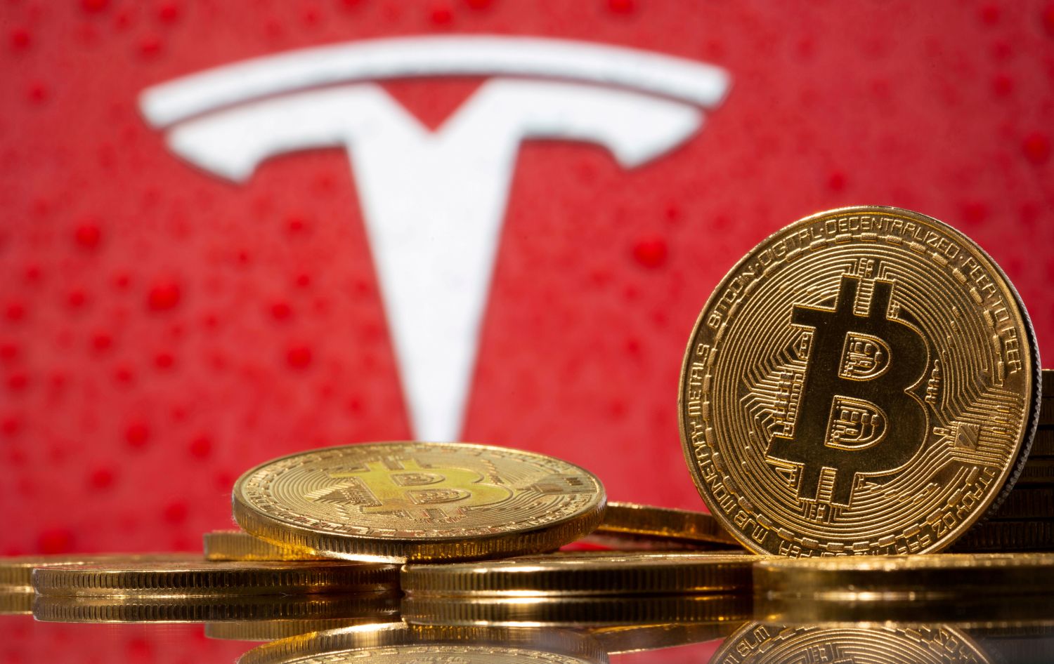 Tesla pierde ante Bitcoin en una batalla por la capitalización de mercado