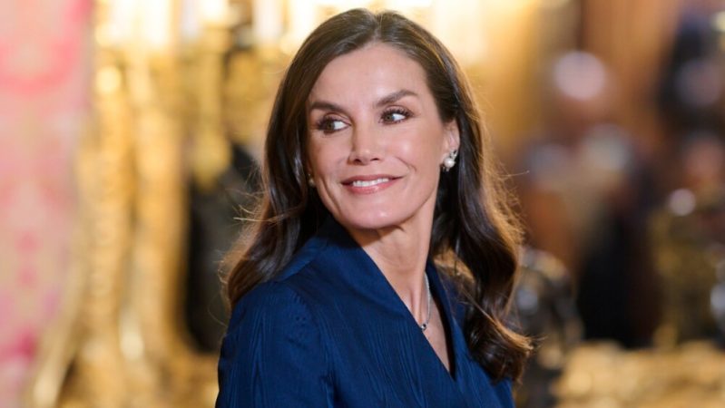 Atento a lo que comentaremos sobre la reina Letizia en este post, que se basa en el artículo de EnBlau de ElNacional.cat