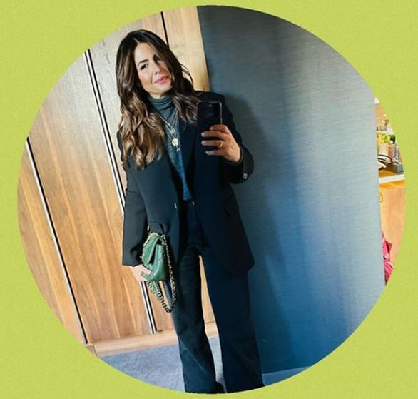 Haz como Nuria Roca y pásate por Zara a por los vaqueros negros y baratos de esta temporada