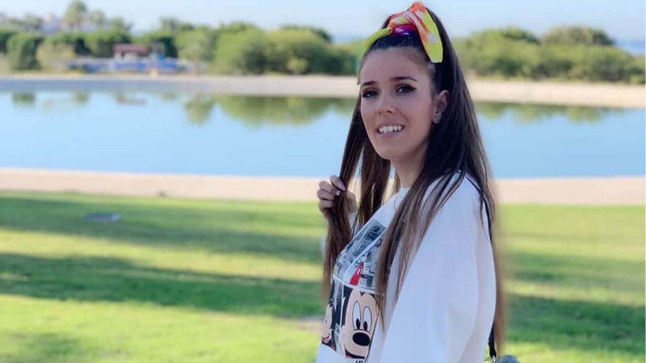 Julia Menú García enciende la noche con un outfit brillante y ultra sensual