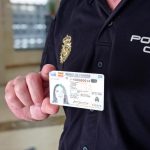 Mucho cuidado con este nuevo timo: la OCU advierte sobre cómo pueden robar tu DNI