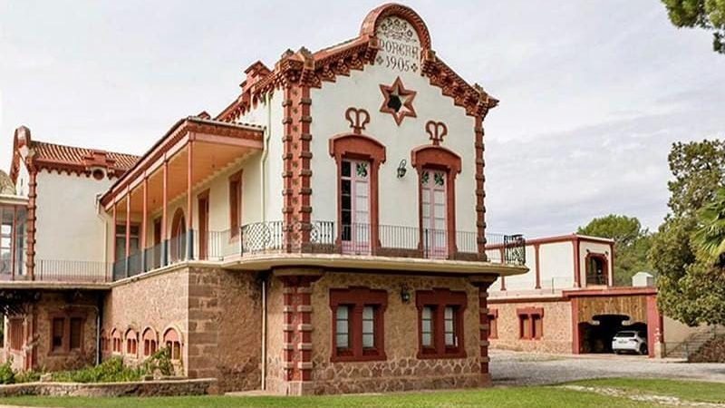 La lujosa mansión de Rosalía y Rauw Alejandro que está a la venta