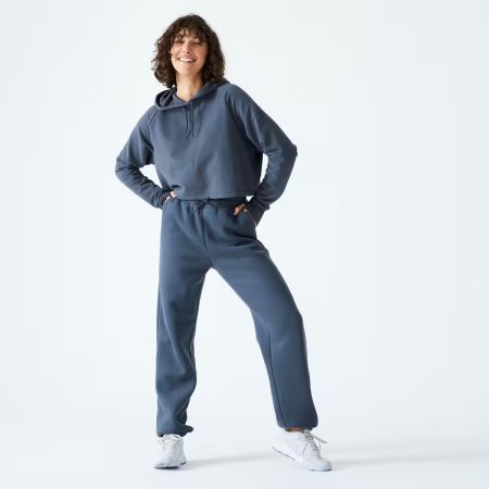 Decathlon arrasa con el pantalón perfecto para Pilates, Yoga o cualquier otro tipo de ejercicio a menos de 20 euros 2 Merca2.es Pantalón Jogger Fitness 520 Mujer Gris Pizarra Holgado