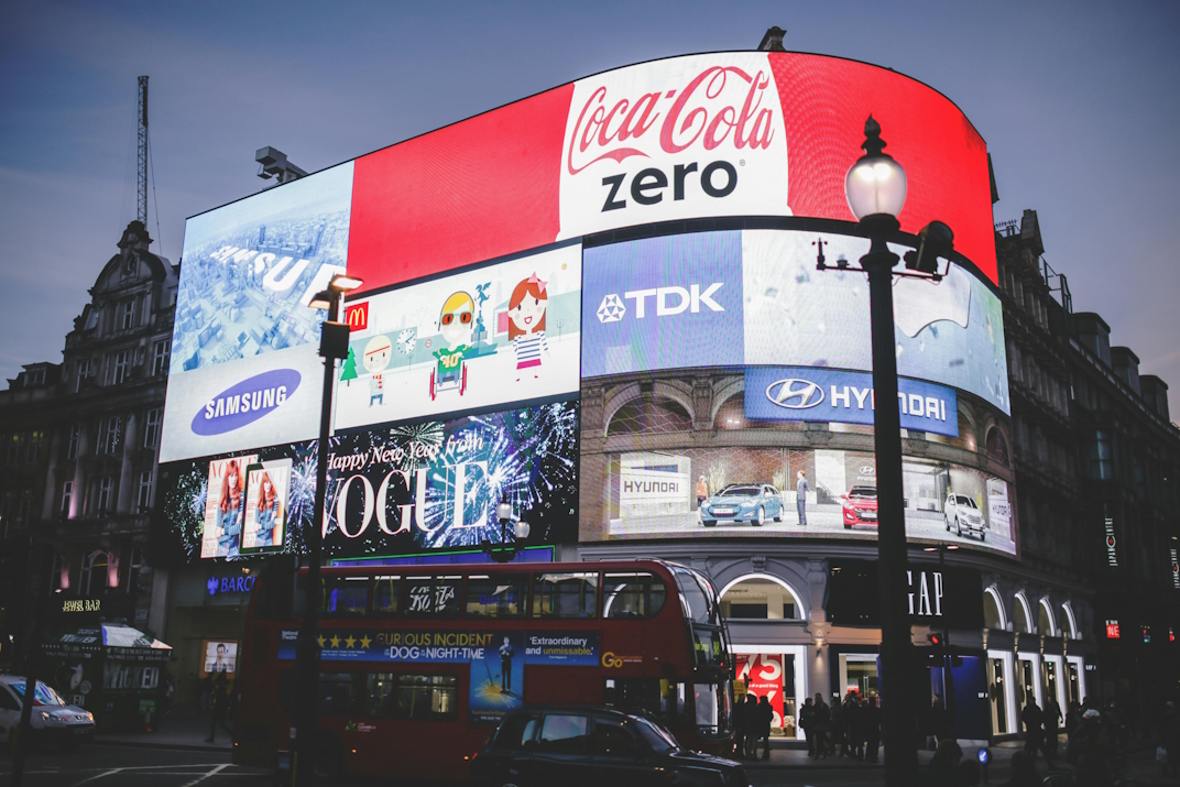Los vientos comerciales soplan a favor de Atresmedia, Mediaset, Vocento y Prisa