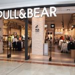 Pull&Bear lanza una nueva colección de bolsos perfectos para el verano