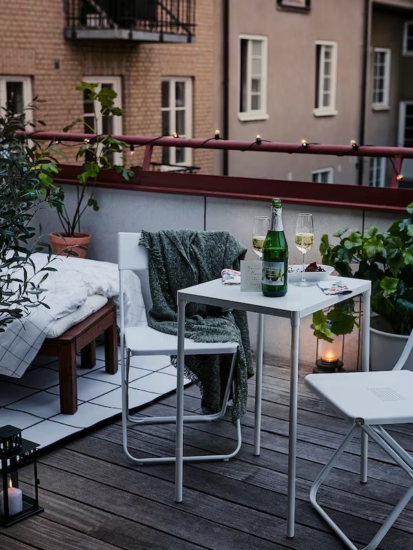 Transforma tu jardín en un oasis con los versátiles y asequibles muebles de exterior de Ikea