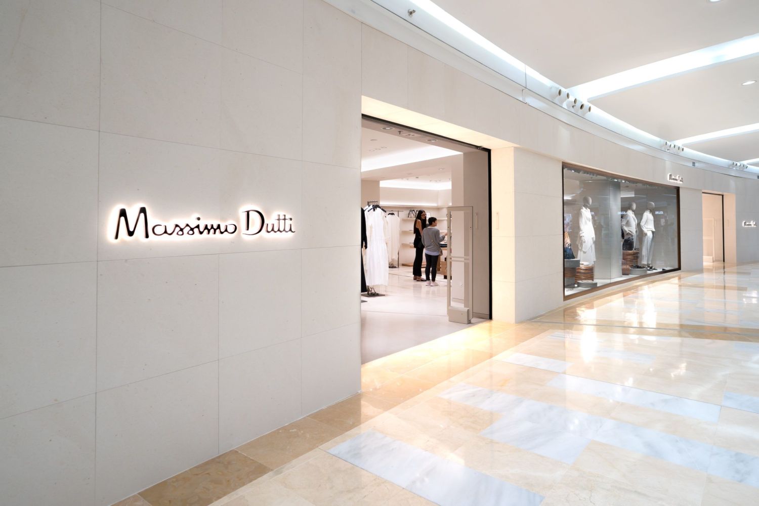 Viste mejor que nadie esta primavera con estos looks especiales de Massimo Dutti