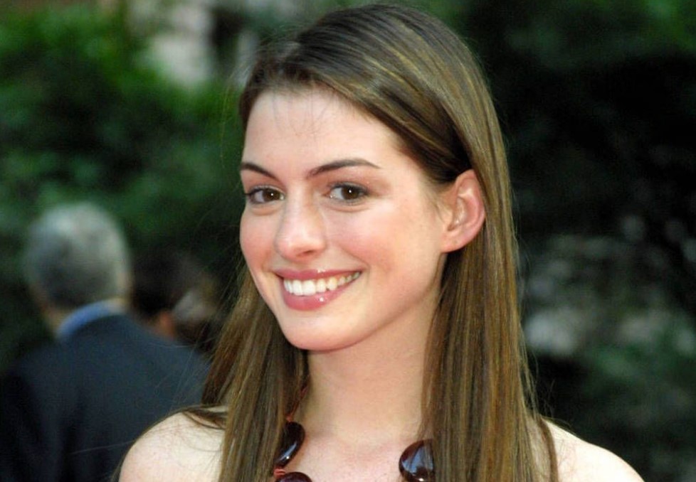 La bomba de Anne Hathaway: “Tuve que besar a más de 10 hombres en…”