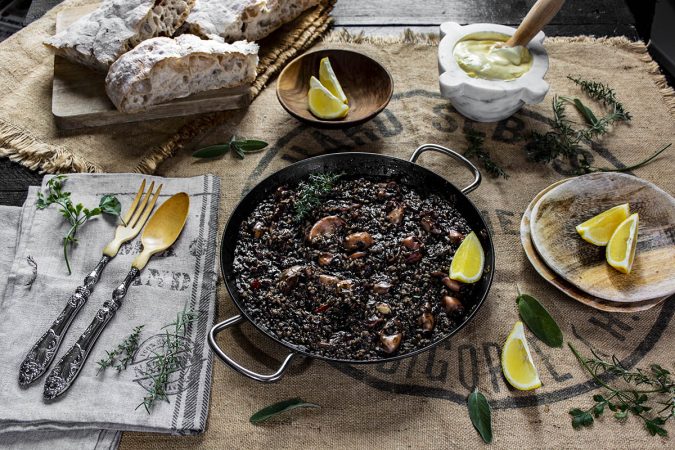 arroz negro con chipirones 1 2 Merca2.es