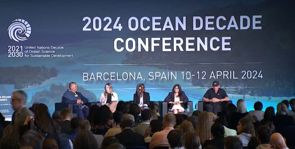 Barcelona se impregna del espíritu de la America’s Cup con la irrupción de los innovadores AC75