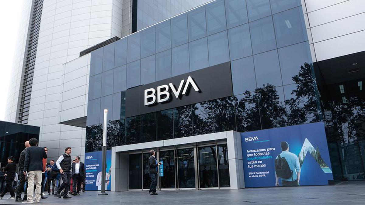 BBVA estudia una posible fusión con Banco Sabadell