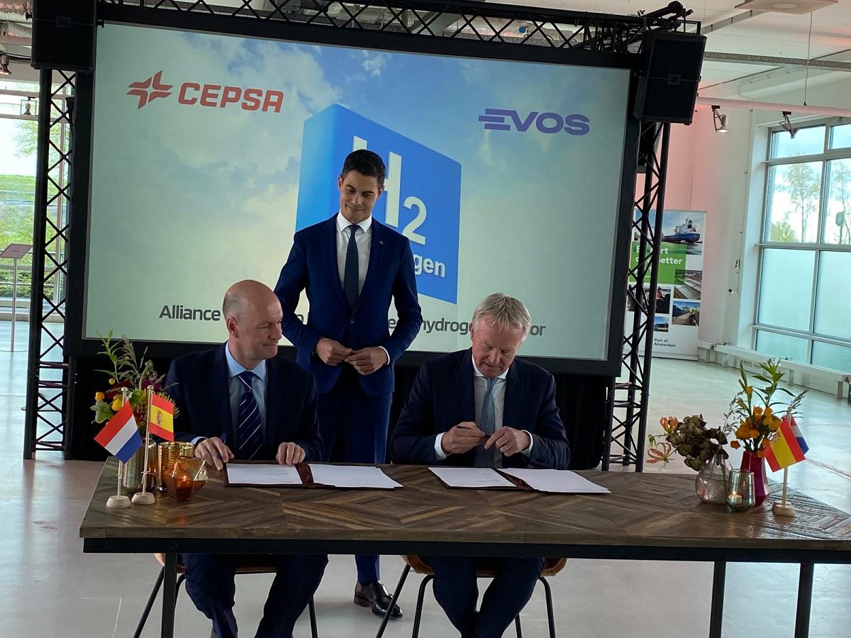 Cepsa y Evos se unen para potenciar el almacenamiento de metanol verde en España y Holanda