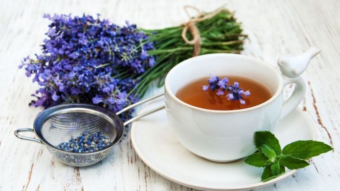 Cómo conciliar el sueño sin medicamentos: El secreto de la lavanda