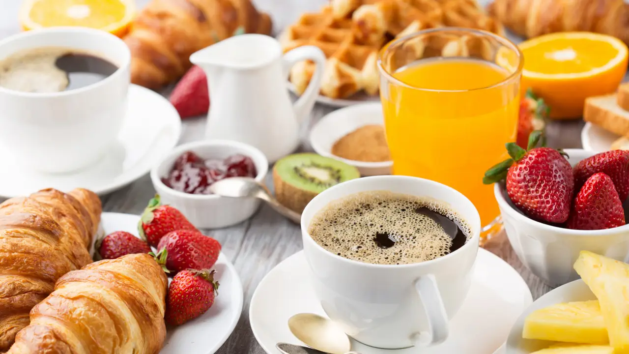 El desayuno español con un ingrediente secreto para mantener tus músculos fuertes que deberías probar mañana mismo