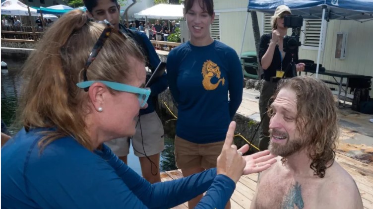 Este hombre vivió 100 días bajo el agua: no creerás cómo cambia su cuerpo