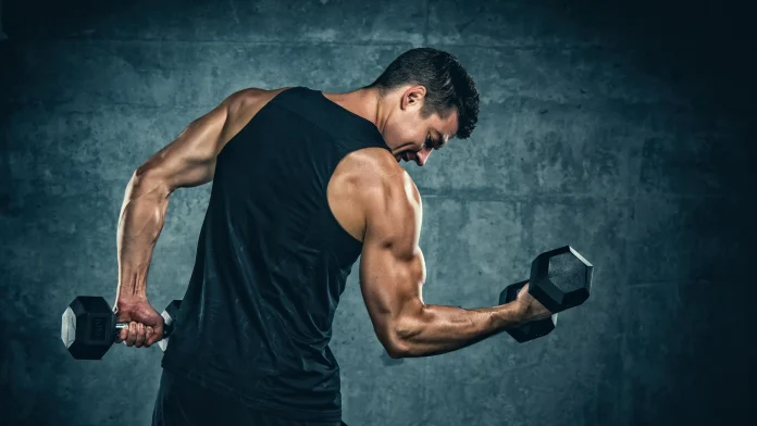 El ejercicio de 3 segundos para fortalecer tus brazos de forma efectiva