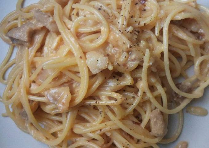 Auténtica receta italiana de espaguetis carbonara sin nata