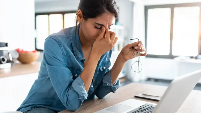 Este nuevo fenómeno laboral está arruinando tu psiquis: los motivos