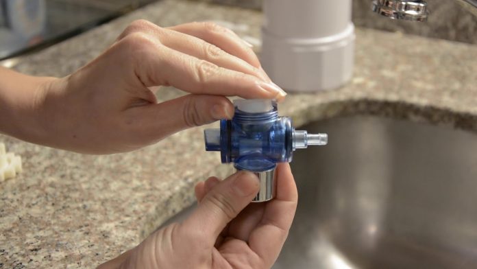 Cómo fabricar un filtro de agua casero y asegurar agua potable al instante