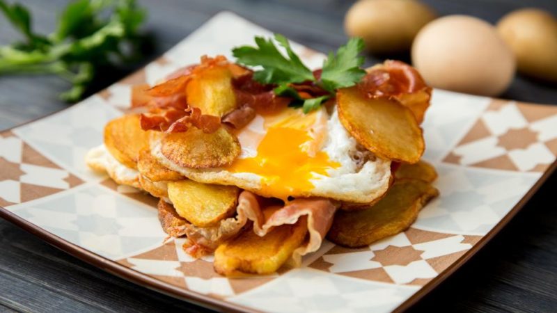 huevos rotos con jamon 1 Merca2.es