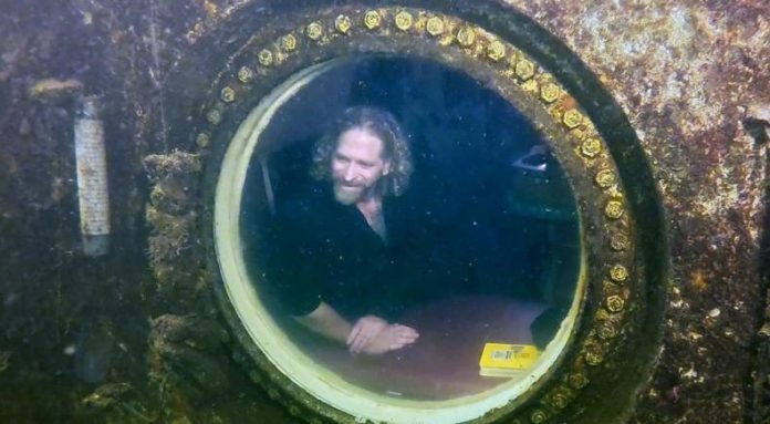 Este hombre se propuso vivir 100 días bajo el agua: no creerás cómo cambia su cuerpo