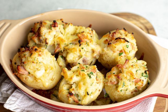 Descubre la increíble receta de patatas rellenas que siempre queda bien