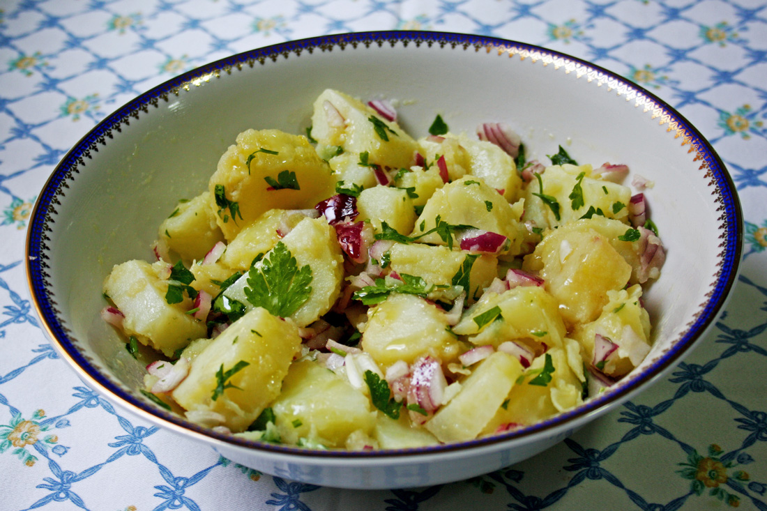 El secreto para hacer unas patatas aliñadas mejores que las de Cádiz