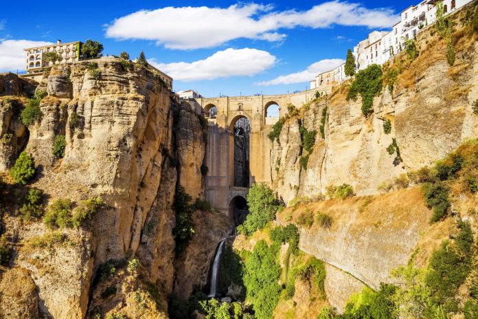 Viaje en el tiempo: Explora los pueblos andaluces anclados en otra era