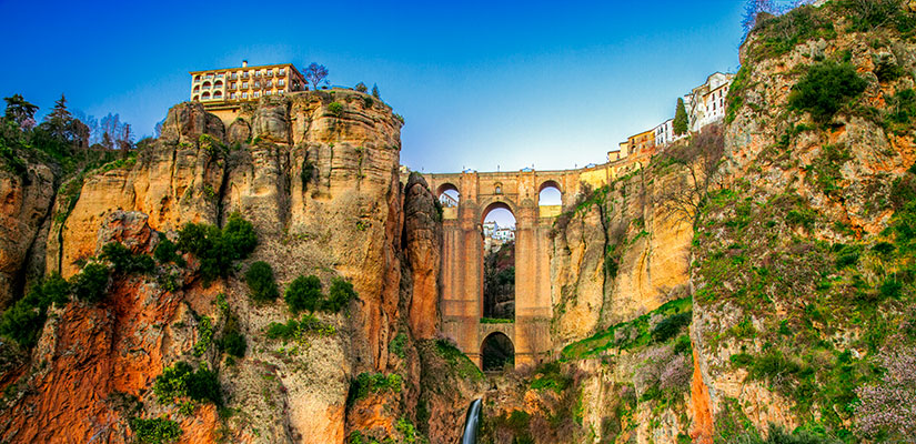 PUEBLOS ANDALUCES: HISTORIA Y ARQUITECTURA