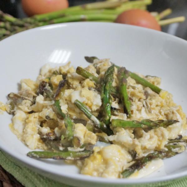 Verduras de temporada: Receta saludable de revuelto de espárragos trigueros