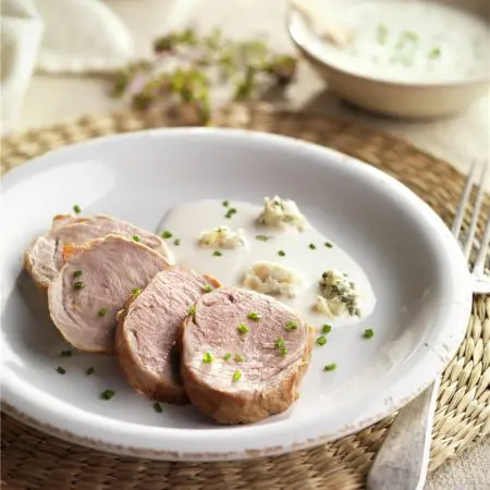 Delicioso Solomillo al Roquefort: Una receta clásica y sofisticada para deleite de tu paladar 3 Merca2.es solomillo de cerdo con salsa de roquefort 1ab756de 800x800 Merca2.es