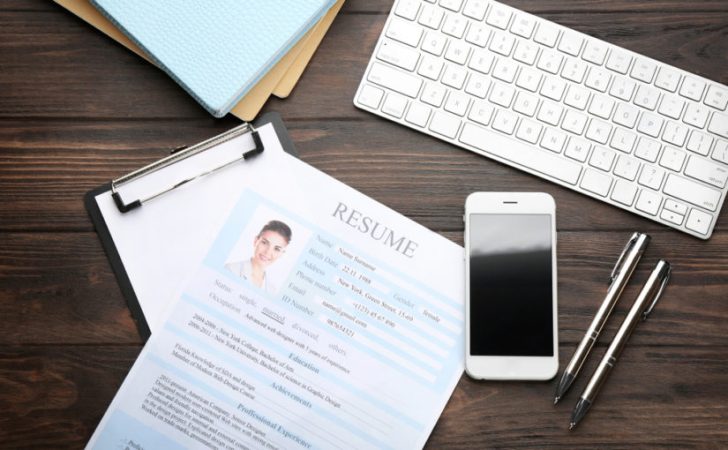 Hay que estar alerta sobre a quién enviamos nuestros currículums