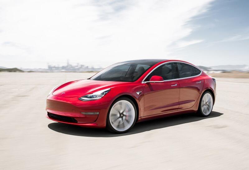 El Tesla Model 3 continúa como el eléctrico más vendido en España en abril, con 599 unidades