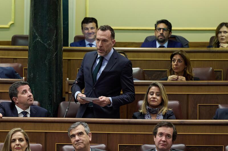 El PP pide la dimisión de Puente por defenderse de las críticas a Cercanías atacando al Metro de Madrid