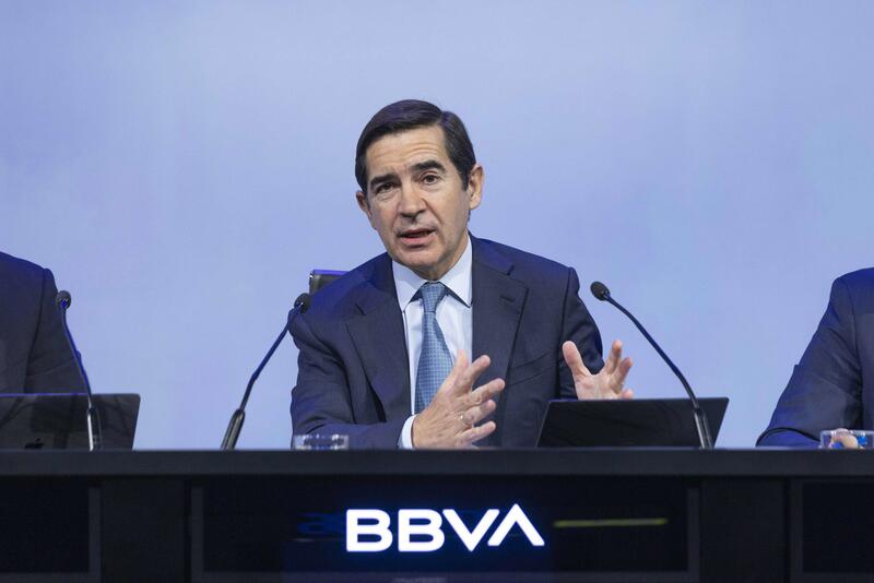 Barclays: el Gobierno solo frenará la opa de BBVA influyendo en Competencia