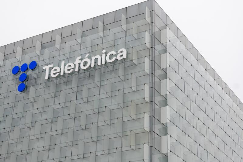 La SEPI supera el 9% en Telefónica tras invertir 2.059 millones y se acerca al objetivo del Gobierno