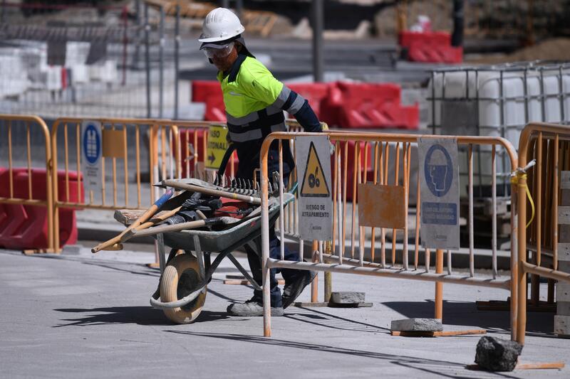 Bruselas da un ultimátum a España por no aplicar las normas que regulan subcontratación en la construcción