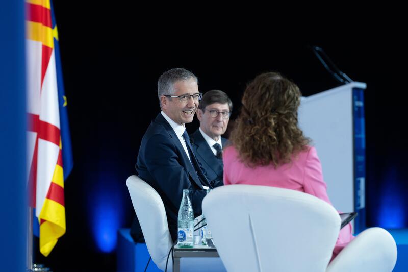 De Cos sobre la operación de BBVA-Banco Sabadell: «El Banco de España analizará la opa la estabilidad financiera»