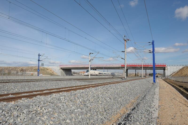 El tráfico de trenes en la alta velocidad entre Madrid y Andalucía se dispara un 29,5% hasta abril