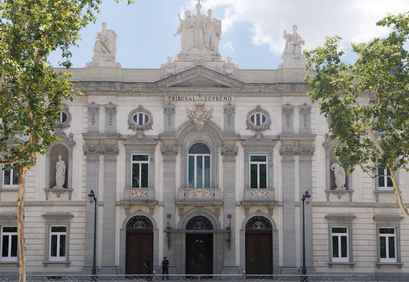 El Supremo rechaza la conversión judicial «automática» de los interinos en indefinidos