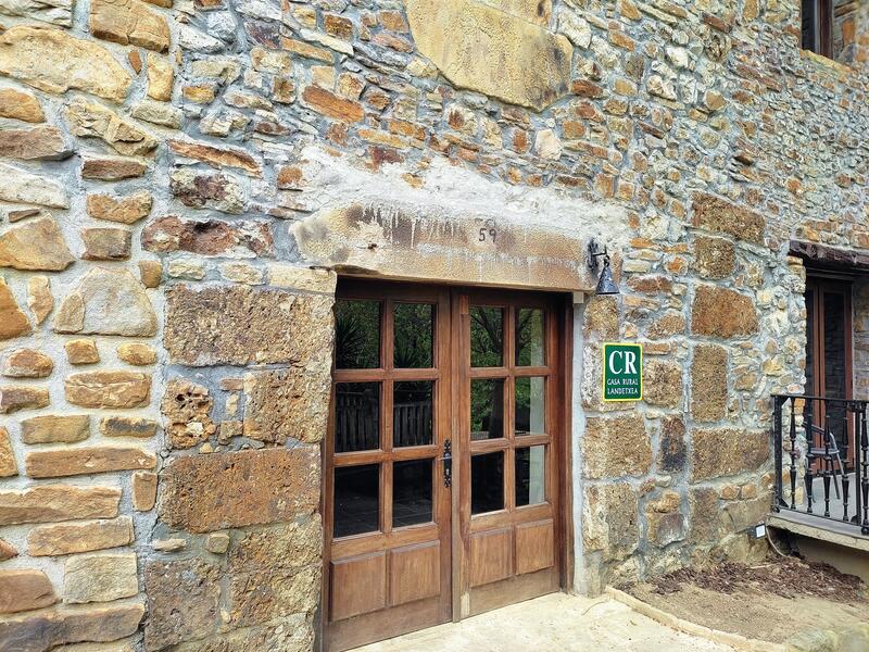 Las pernoctaciones en alojamientos extrahoteleros subieron un 1,9% en marzo y abril por el turismo extranjero