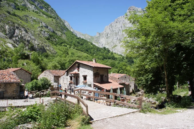 El pueblo medieval de España al que no se puede llegar en coche