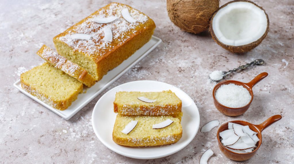 Budín de coco Keto sin azúcar, sin gluten y muy nutritivo