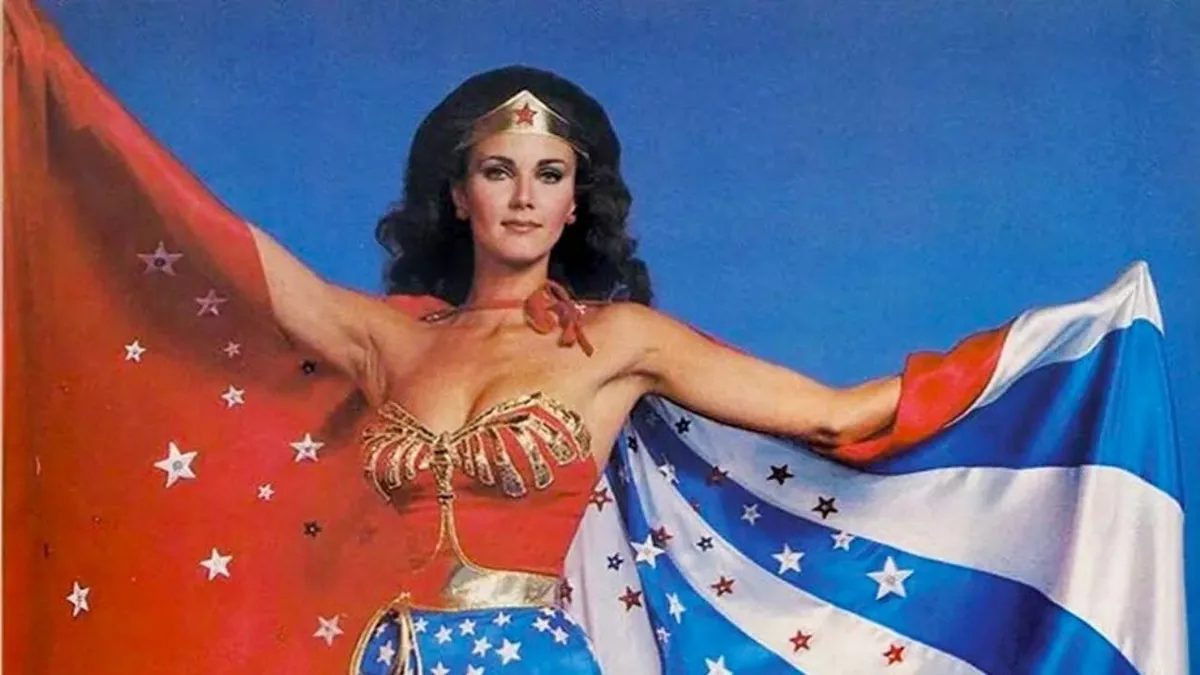 Lynda Carter, la primera mujer en convertirse en una heroína de la televisión 