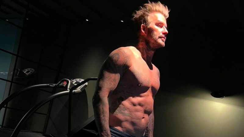 La foto de David Beckham y su torso tonificado 