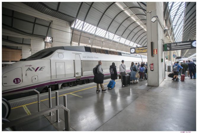 EuropaPress 5927574 viajeros estacion tren Merca2.es
