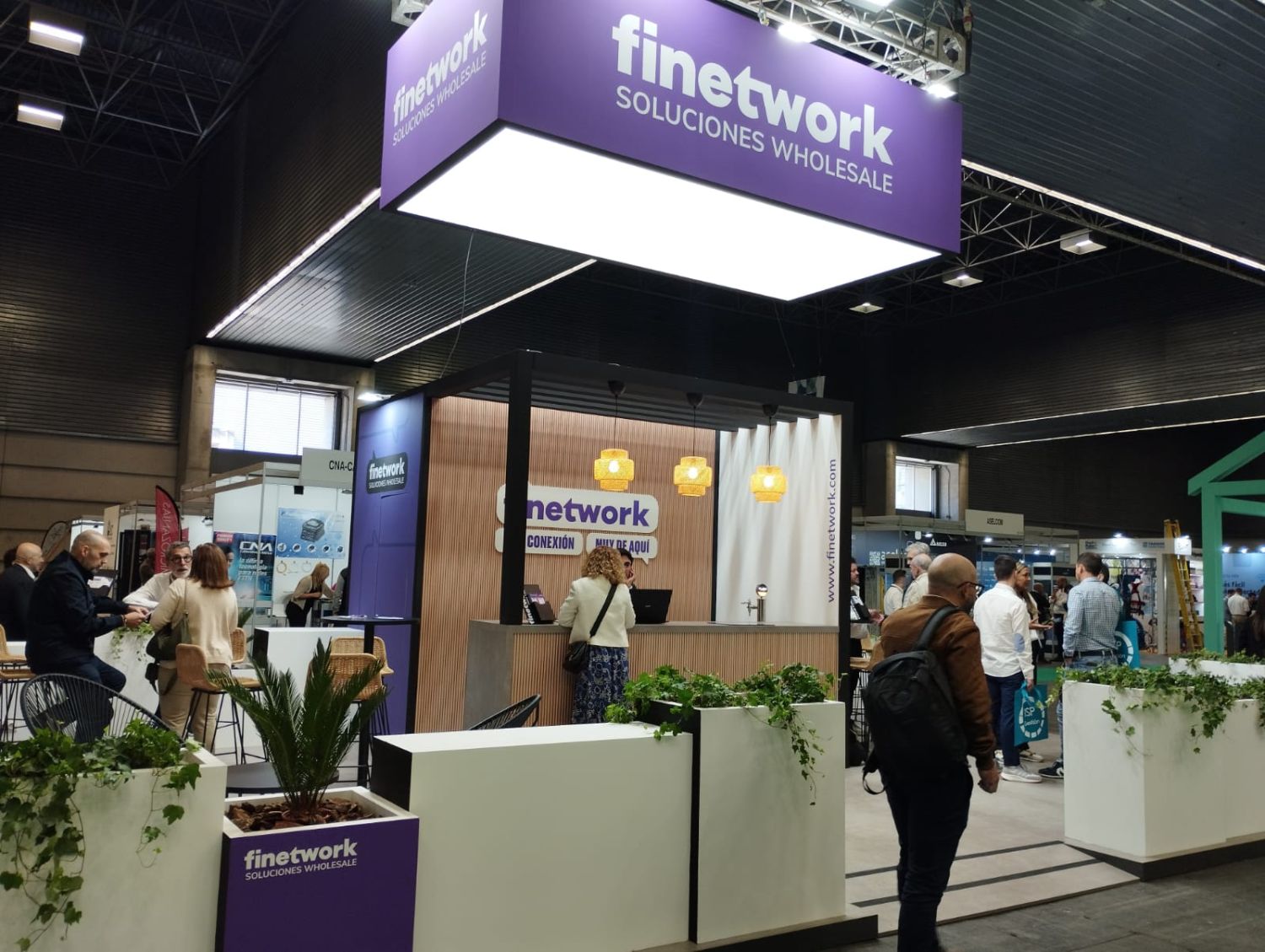 Finetwork lanza nueva marca mayorista para crear operadores personalizados